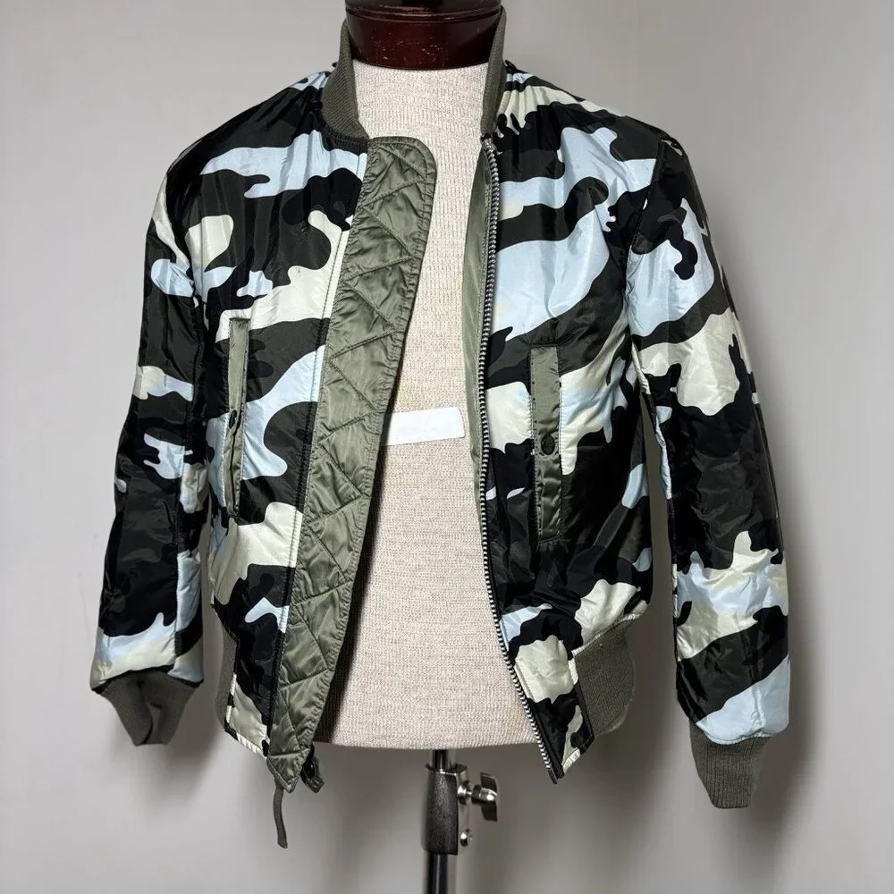 Sam zip up